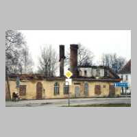 111-1219 Das alte Wehlauer Haus auf der Wattlau an der langen Bruecke ist abgebrannt.JPG